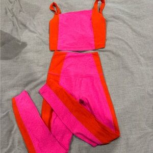 Beyond Yoga Pink and Orange Colorblock Seamless Set - Crop Top & Leggings